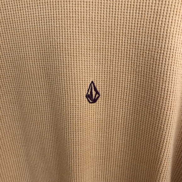 Gold/tan/yellow Volcom waffle knit shirt size medium - Picture 2 of 5